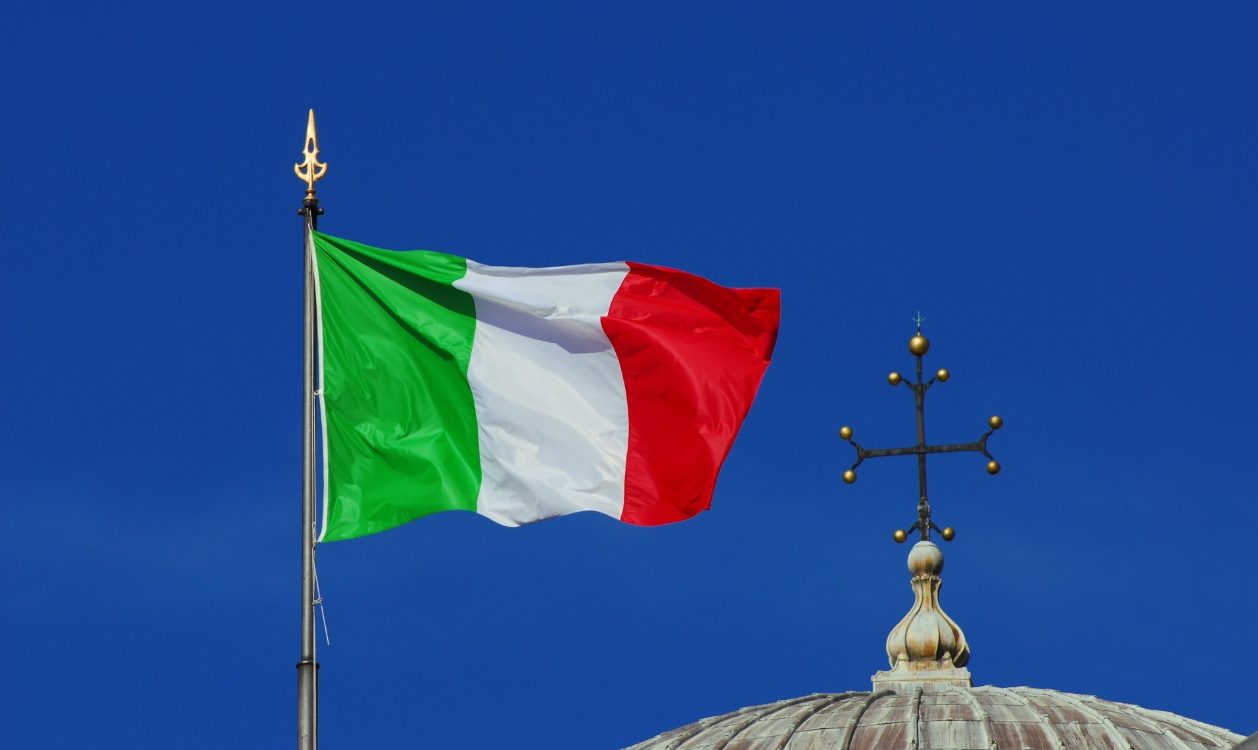 Italiani e religione: in crescita chi non si riconosce in nessuna fede